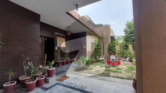 Prime Location Saeed Colony House Sized 14 Marla For Rent