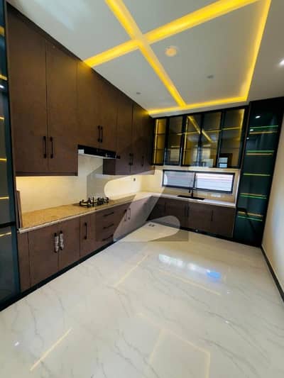 ڈی ایچ اے 11 رہبر سیکٹر 1 - بلاک اے ڈی ایچ اے 11 رہبر سیکٹر 1,ڈی ایچ اے 11 رہبر,لاہور میں 2 کمروں کا 10 مرلہ بالائی پورشن 80.0 ہزار میں کرایہ پر دستیاب ہے۔