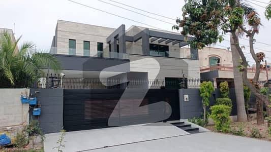 ڈی ایچ اے فیز 4 ڈیفنس (ڈی ایچ اے),لاہور میں 7 کمروں کا 1 کنال مکان 9.95 کروڑ میں برائے فروخت۔