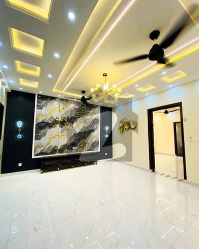 بحریہ ٹاؤن فیز 8 بحریہ ٹاؤن راولپنڈی,راولپنڈی میں 3 کمروں کا 10 مرلہ بالائی پورشن 60.0 ہزار میں کرایہ پر دستیاب ہے۔