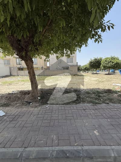 10 Marla Plot For Sale