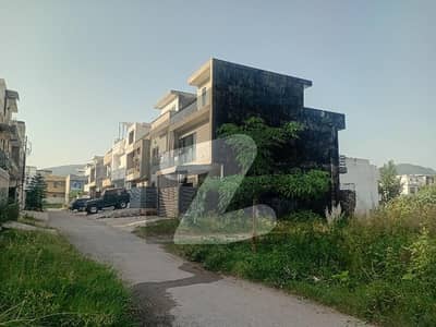 ڈی ۔ 12 اسلام آباد میں 6 مرلہ رہائشی پلاٹ 3.75 کروڑ میں برائے فروخت۔