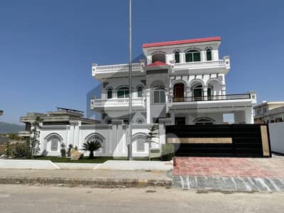 Your Ideal 4500 Square Feet House Has Just Become Available In E-17/3