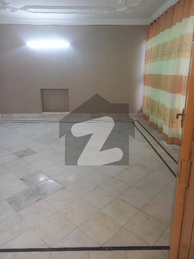 G 9/4 Top Floor Flat For Rant