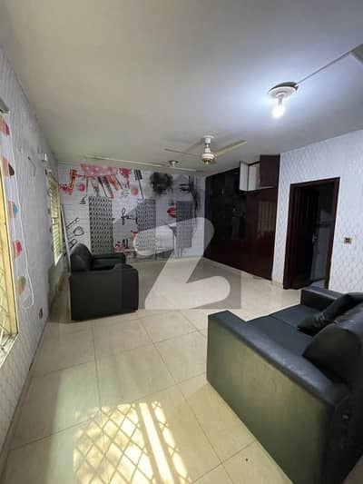 گلبرگ لاہور میں 3 مرلہ Studio دفتر 75.0 لاکھ میں برائے فروخت۔