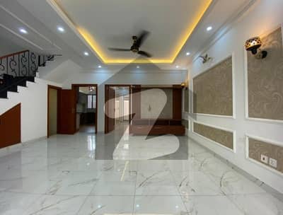 5 MARLA BEAUTIFUL HOUSE FOR RENT IN PARAGON CITY