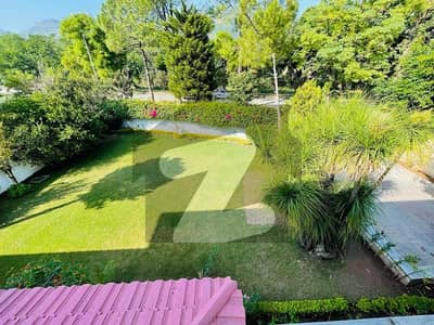 Luxurious Villa On Extremely Prime Location Available For Rent In Islamabad