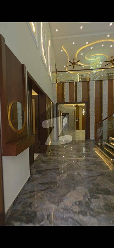 Luxury 01 Kanal House For Sale in DC Colony