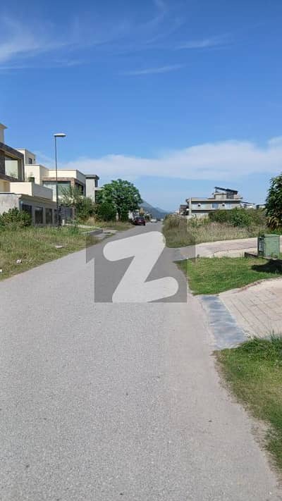 ڈی ۔ 12/4 ڈی ۔ 12,اسلام آباد میں 4 مرلہ رہائشی پلاٹ 3.4 کروڑ میں برائے فروخت۔