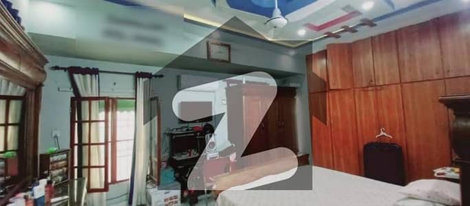 گلشنِ جمال گلشنِ اقبال ٹاؤن,کراچی میں 4 کمروں کا 12 مرلہ مکان 5.4 کروڑ میں برائے فروخت۔