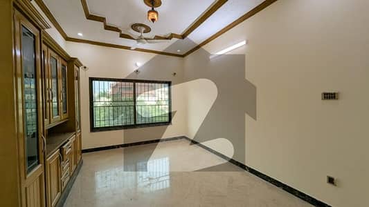 بحریہ ٹاؤن فیز 8 ۔ رفیع بلاک بحریہ ٹاؤن فیز 8,بحریہ ٹاؤن راولپنڈی,راولپنڈی میں 3 کمروں کا 5 مرلہ مکان 2.2 کروڑ میں برائے فروخت۔