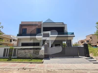 ڈی ایچ اے ڈیفینس فیز 2 ڈی ایچ اے ڈیفینس,اسلام آباد میں 5 کمروں کا 1 کنال مکان 12.75 کروڑ میں برائے فروخت۔