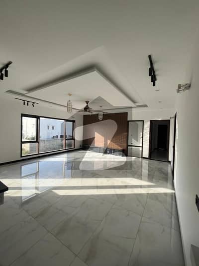 ڈی ایچ اے فیز 8 - زون بی ڈی ایچ اے فیز 8,ڈی ایچ اے ڈیفینس,کراچی میں 6 کمروں کا 1 کنال مکان 28.0 کروڑ میں برائے فروخت۔