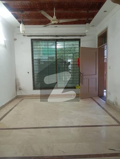 2 Bedrooms & 2 Bathrooms D TV Lounge & Kitchen Lower Portion For Rent