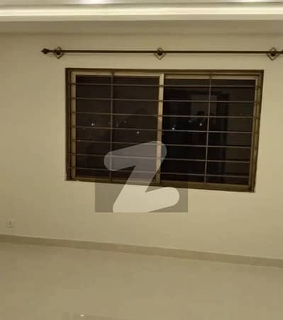 عسکری 13 راولپنڈی میں 3 کمروں کا 12 مرلہ فلیٹ 4.35 کروڑ میں برائے فروخت۔