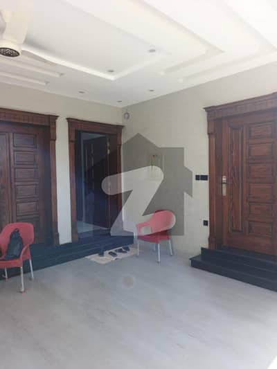 ٹاپ سٹی 1 اسلام آباد میں 5 کمروں کا 10 مرلہ مکان 4.9 کروڑ میں برائے فروخت۔