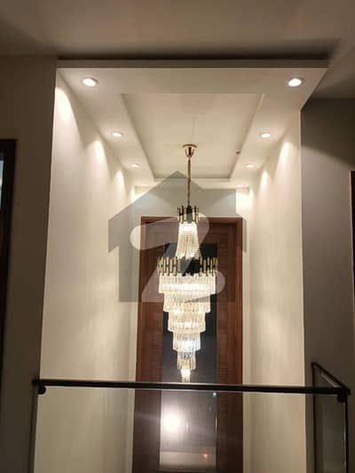 ڈی ایچ اے 11 رہبر سیکٹر 1 - بلاک ای ڈی ایچ اے 11 رہبر سیکٹر 1,ڈی ایچ اے 11 رہبر,لاہور میں 5 کمروں کا 10 مرلہ مکان 5.68 کروڑ میں برائے فروخت۔