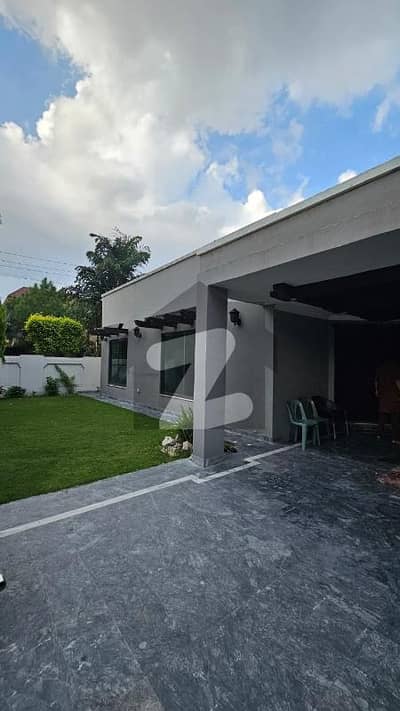 DEFENCE KANAL NEW STYLISH CORNER SINGLE STORY HOUSE PRIME LOCATION