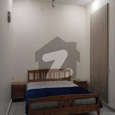 ڈی ایچ اے فیز 8 سابقہ ​​پارک ویو ڈی ایچ اے فیز 8,ڈی ایچ اے ڈیفینس,لاہور میں 6 کمروں کا 1 کنال مکان 3.0 لاکھ میں کرایہ پر دستیاب ہے۔