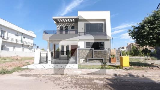 بحریہ انکلیو - سیکٹر جے بحریہ انکلیو,بحریہ ٹاؤن,اسلام آباد میں 6 کمروں کا 10 مرلہ مکان 5.5 کروڑ میں برائے فروخت۔