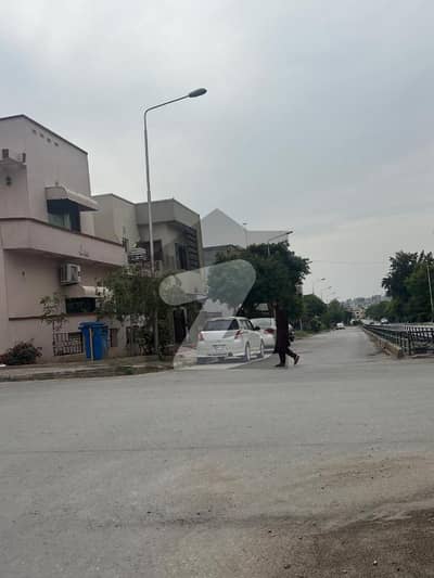 بحریہ ٹاؤن فیز 8 ۔ بلاک کے بحریہ ٹاؤن فیز 8,بحریہ ٹاؤن راولپنڈی,راولپنڈی میں 10 مرلہ رہائشی پلاٹ 67.0 لاکھ میں برائے فروخت۔