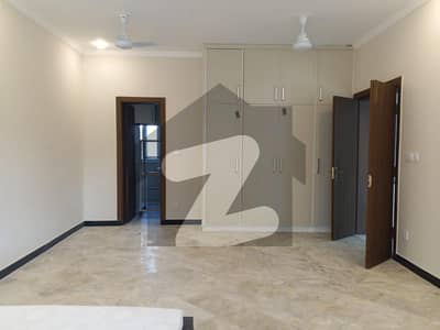 جی ۔ 10 اسلام آباد میں 6 کمروں کا 14 مرلہ مکان 4.0 لاکھ میں کرایہ پر دستیاب ہے۔