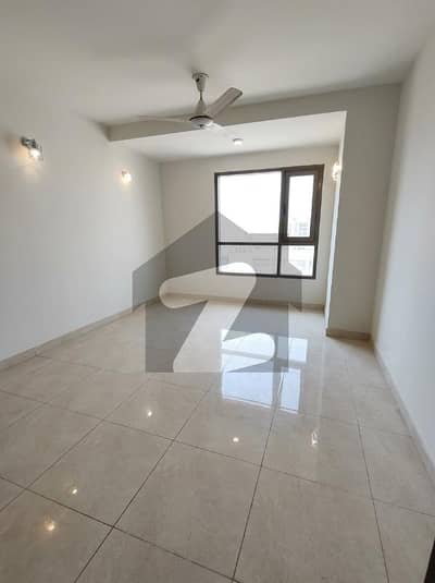 عمار پرل ٹاورز امارکریسنٹ بے,ڈی ایچ اے فیز 8,ڈی ایچ اے ڈیفینس,کراچی میں 2 کمروں کا 6 مرلہ فلیٹ 7.5 کروڑ میں برائے فروخت۔