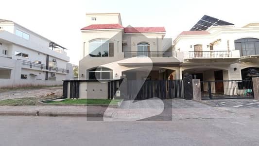 بحریہ انکلیو - سیکٹر سی 1 بحریہ انکلیو,بحریہ ٹاؤن,اسلام آباد میں 5 کمروں کا 10 مرلہ مکان 6.2 کروڑ میں برائے فروخت۔