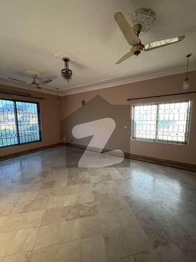 نیشنل پولیس فاؤنڈیشن او ۔ 9 اسلام آباد میں 3 کمروں کا 5 مرلہ بالائی پورشن 42.0 ہزار میں کرایہ پر دستیاب ہے۔