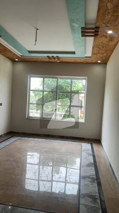 ڈی ایچ اے فیز 8 ڈیفنس (ڈی ایچ اے),لاہور میں 4 کمروں کا 10 مرلہ مکان 1.5 لاکھ میں کرایہ پر دستیاب ہے۔