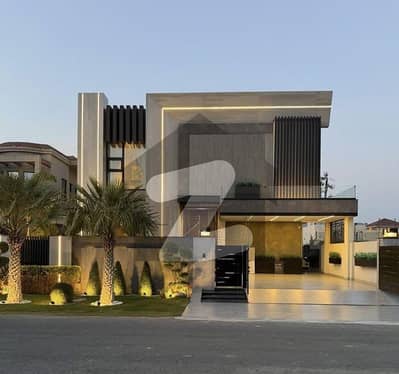 One Kanal Luxurious Bungalow Located Near Dolmen Mall