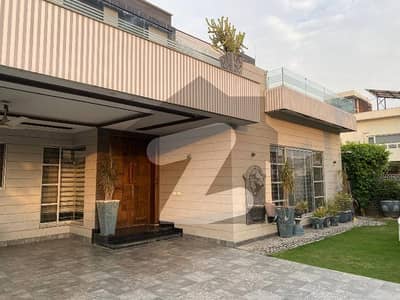 DEFENCE ONE KANAL OWNER BUILD SOLID BUNGALOW NEAR DHA CLUB