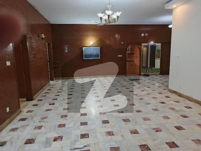 3 BED DD LOUNGE GROUND FLOOR PORTION FOR RENT IN GULSHAN BLK-6