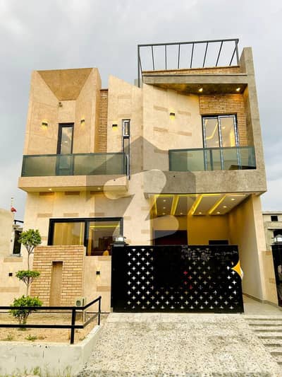 Double Height Exuberant House @2.50 Cr - Block F Sector B17 Islamabad.