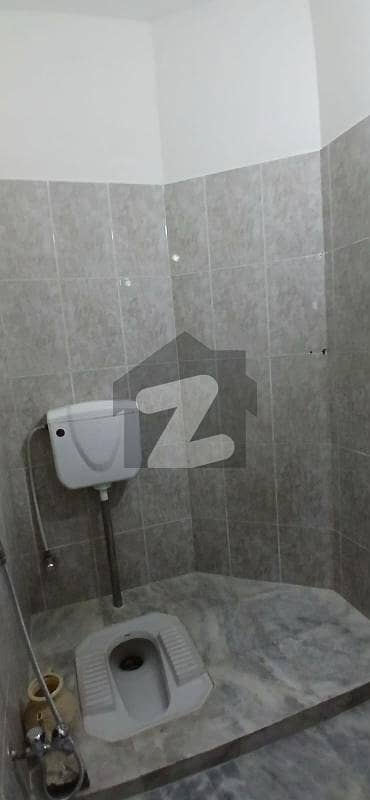 3.5 marla 2nd floor flat for silent office or jobians