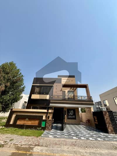 بحریہ آرچرڈ فیز 1 ۔ سینٹرل بحریہ آرچرڈ فیز 1,بحریہ آرچرڈ,لاہور میں 5 کمروں کا 10 مرلہ مکان 3.9 کروڑ میں برائے فروخت۔