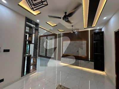 لیک سٹی میڈوز فیز 1 - بلاک اے لیک سٹی میڈوز فیز 1,لیک سٹی میڈوز,لاہور میں 3 کمروں کا 5 مرلہ مکان 2.3 کروڑ میں برائے فروخت۔