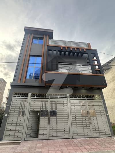 ریگی ماڈل ٹاؤن فیز 3 ۔ بلاک ڈی2 ریگی ماڈل ٹاؤن فیز 3,ریگی ماڈل ٹاؤن,پشاور میں 8 کمروں کا 5 مرلہ مکان 2.5 کروڑ میں برائے فروخت۔