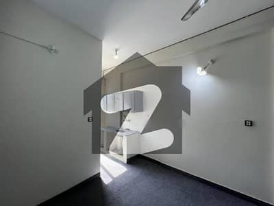 2 Rooms 800 Square Feet Office On Rent In G-13/3