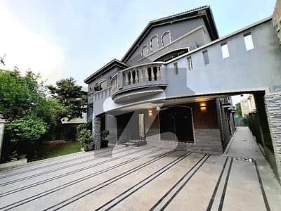 بحریہ ٹاؤن سیکٹر سی بحریہ ٹاؤن,لاہور میں 5 کمروں کا 1 کنال مکان 7.65 کروڑ میں برائے فروخت۔