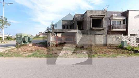 40x80 Gray Structure House Available For Sale