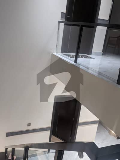 علامہ اقبال ٹاؤن لاہور میں 6 کمروں کا 1 کنال مکان 11.25 کروڑ میں برائے فروخت۔