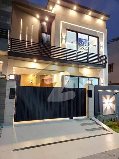 ڈی ایچ اے 9 ٹاؤن ۔ بلاک سی ڈی ایچ اے 9 ٹاؤن,ڈیفنس (ڈی ایچ اے),لاہور میں 3 کمروں کا 5 مرلہ مکان 2.74 کروڑ میں برائے فروخت۔