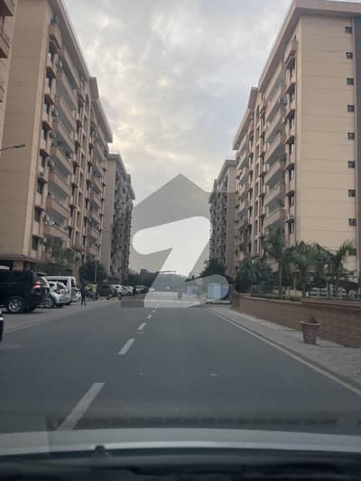 عسکری 11 ۔ سیکٹر بی اپارٹمنٹس عسکری 11,عسکری,لاہور میں 3 کمروں کا 10 مرلہ فلیٹ 1.2 لاکھ میں کرایہ پر دستیاب ہے۔