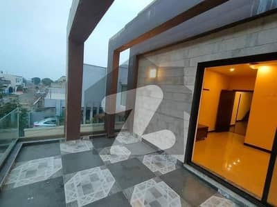 Upper Portion for Rent in DHA Phase 4 3 Bedroom 1 Kanal