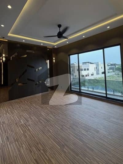 1 Kanal 3 Bed Upper Portion for Rent in DHA Phase 5 Near Park