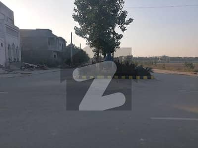 الحفیظ گارڈن جی ٹی روڈ,لاہور میں 5 مرلہ رہائشی پلاٹ 80.0 لاکھ میں برائے فروخت۔