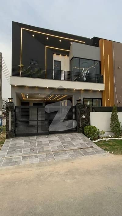 بخ ولاز فیز 2 - مانک بلاک بوچ ایگزیکٹو ولاز - فیز 2,بش ایگزیکٹو ولاز,ملتان میں 4 کمروں کا 5 مرلہ مکان 2.15 کروڑ میں برائے فروخت۔