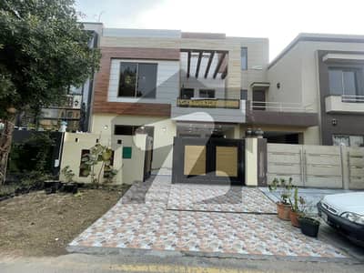 بحریہ آرچرڈ لاہور میں 3 کمروں کا 5 مرلہ مکان 1.95 کروڑ میں برائے فروخت۔