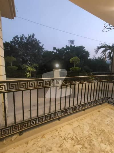 کے ڈی اے سکیم 1 کراچی میں 4 کمروں کا 10 مرلہ فلیٹ 2.6 لاکھ میں کرایہ پر دستیاب ہے۔